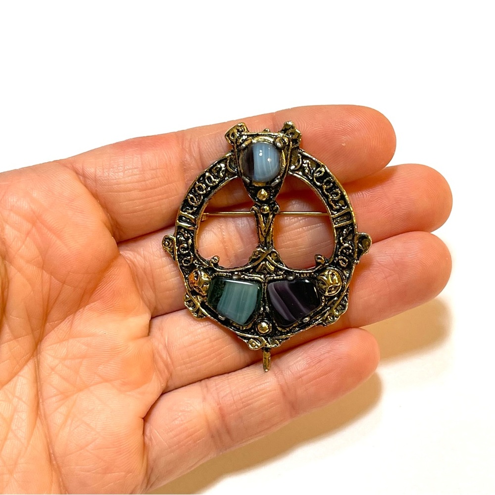 Vintage Celtic Penannular Style GoldTone & Faux Agate Stones Brooch Pin